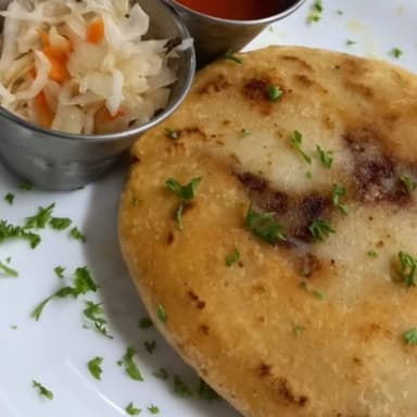 Pupusa Mixta
