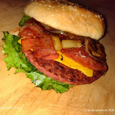 HAMBURGUESA HAWAIANA