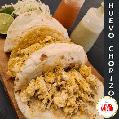 HUEVO CON CHORIZO