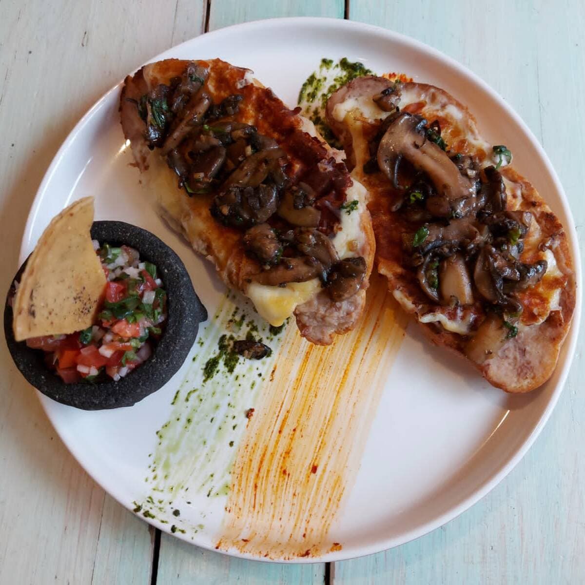 Molletes Veggie