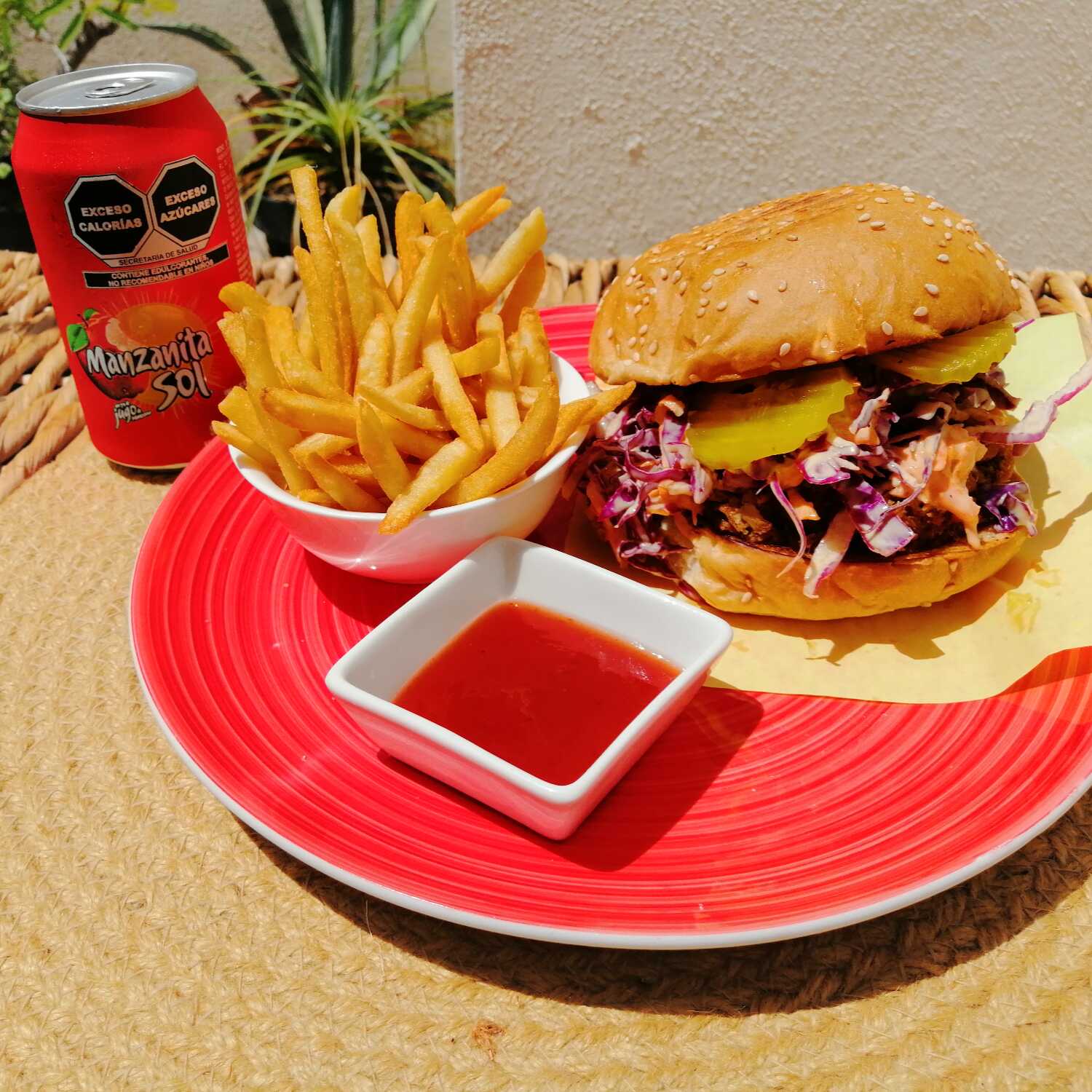 Pulled Pork, Papas Fritas, Bebida (1 Persona)