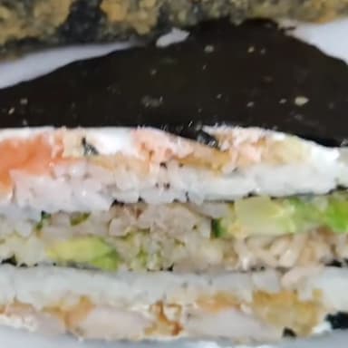 Onigirazu fresco