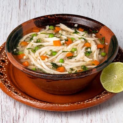 Consome de pollo