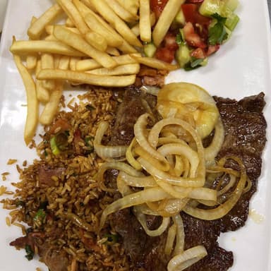 A1.Casado de Arroz Cantones con Bistec Encebollado