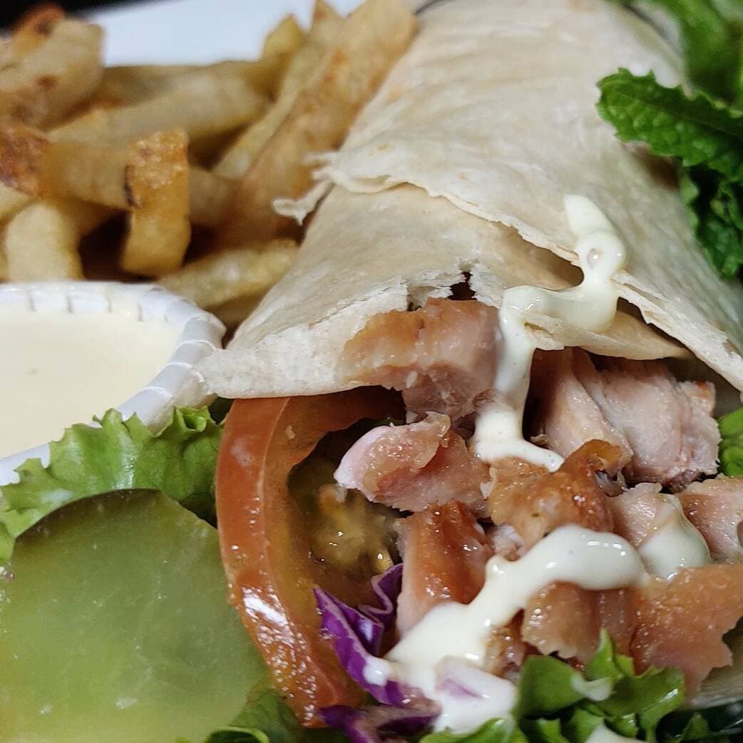 Combo Gyro Pollo con Papas y Refresco