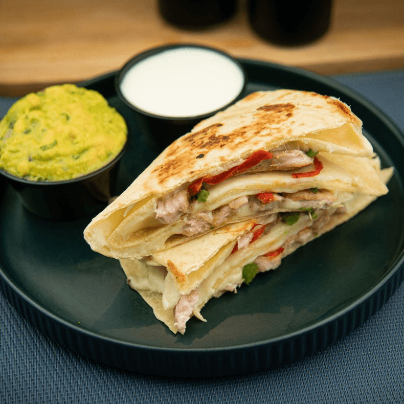 QUESADILLA DE POLLO SALTEADO