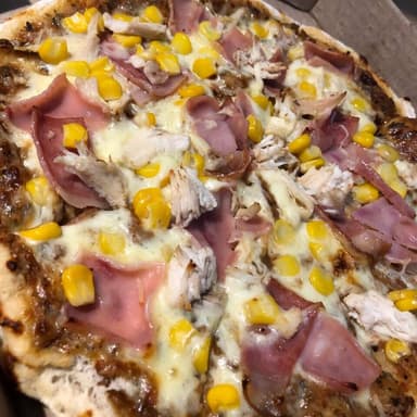Pizza Mediana Pollo y Tocineta