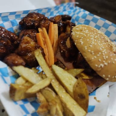 ALITAS +  HAMBURGUESA