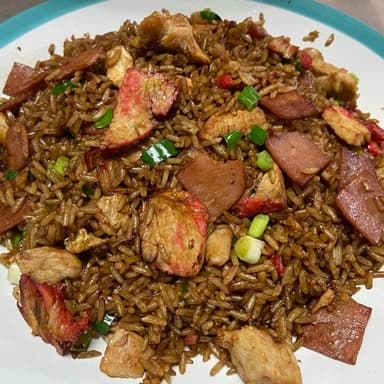 Arroz Frito Cantonés (lecón, jamón y pollo) Medio