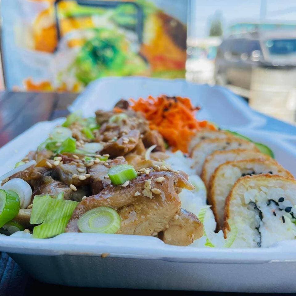 Porcion Teriyaki y Porcion de Rollo