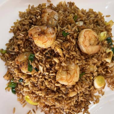 19. Arroz Frito con Pollo y Camarones Medio
