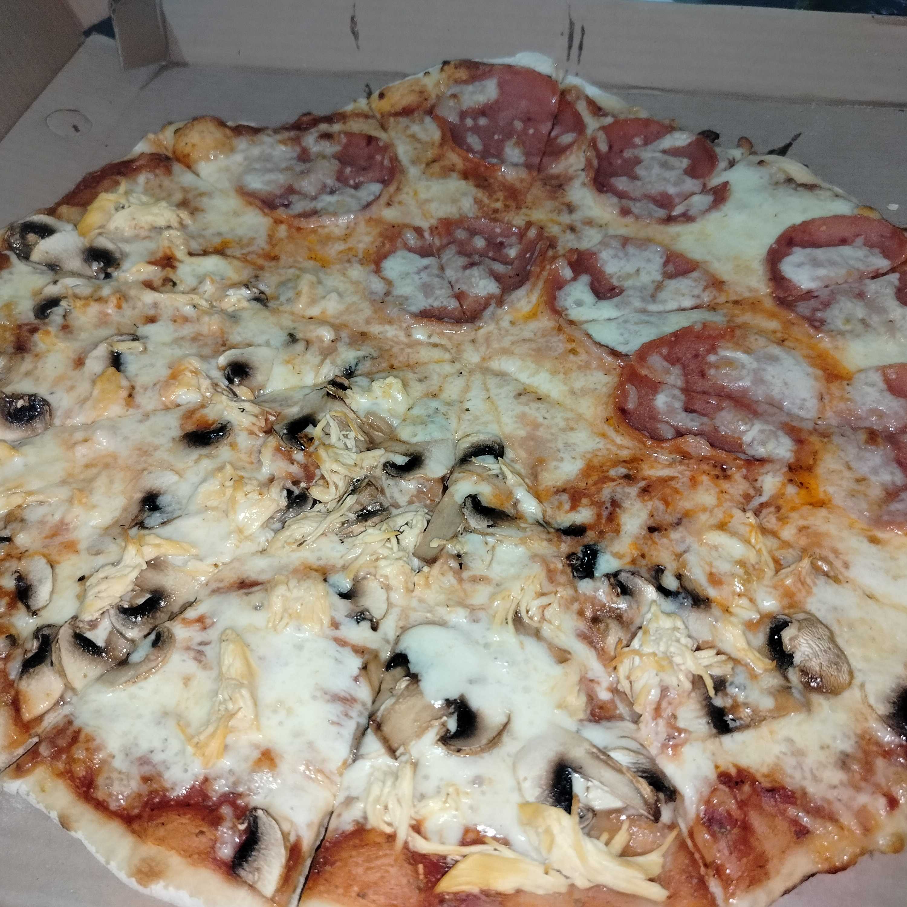 Combo Pizza Familiar + Gaseosa 1.5 Lt