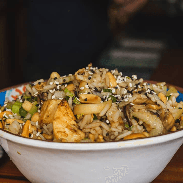 Arma Tu Wok Con Tallarines de Arroz