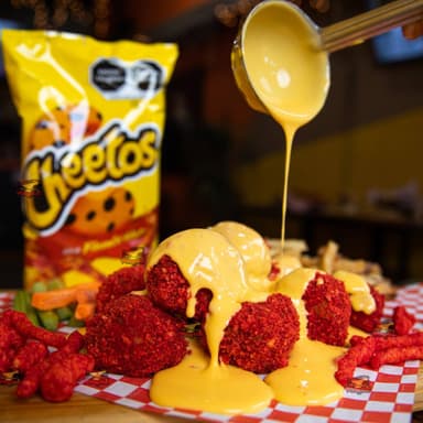 Wing-Box! Boneless Flamin Hot con Queso
