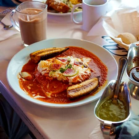 Huevos Motuleños