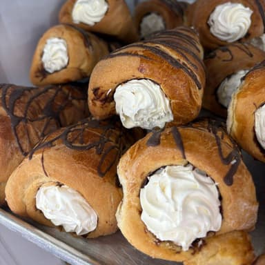 Cono de nulleta y crema repostera