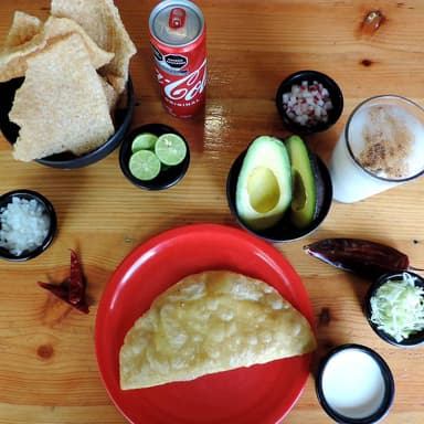 Combo Empanadas (2 Pz) + Bebida