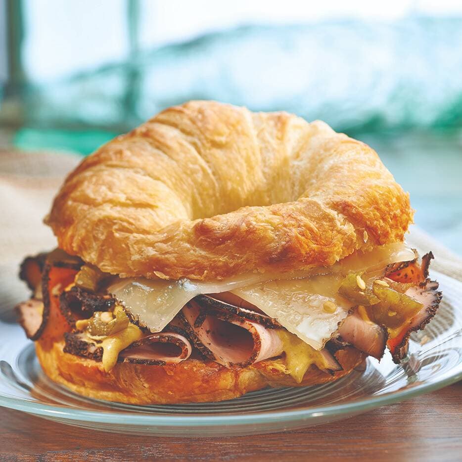 Croissant con Pastrami