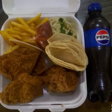 BOX PERSONAL POLLO FRITO  3 PIEZAS
