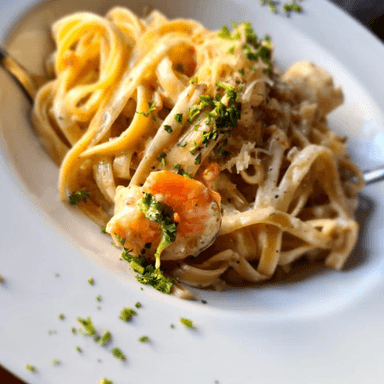 Fettuccine Alfredo Camarón