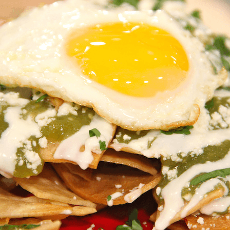 Chilaquiles verdes con huevo