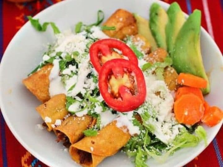 Tacos Dorados de Barbacoa.