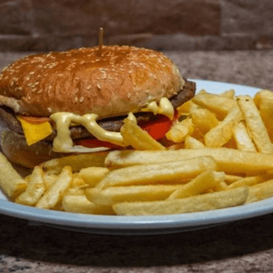 Hamburguesa con Papas Fritas