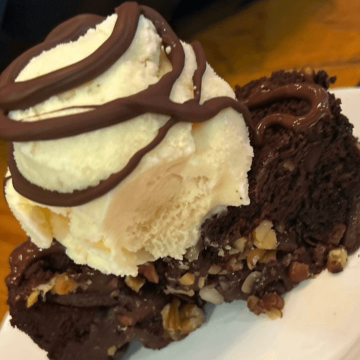 Brownie con helado