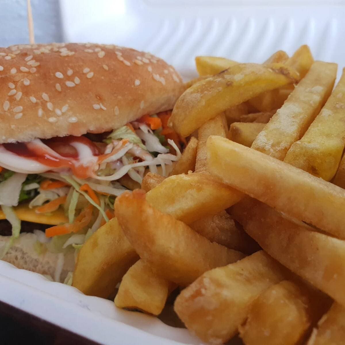 Hamburguesa 1 /4 Libra BBQ con Tocineta