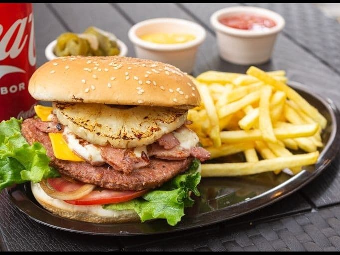 Hamburguesa Hawaiana con Papas