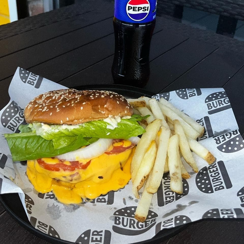 Hamburguesa Espacial + Refresco