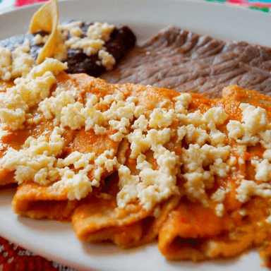 Enchiladas Con Carnes Y Agua de Sabor 1LT