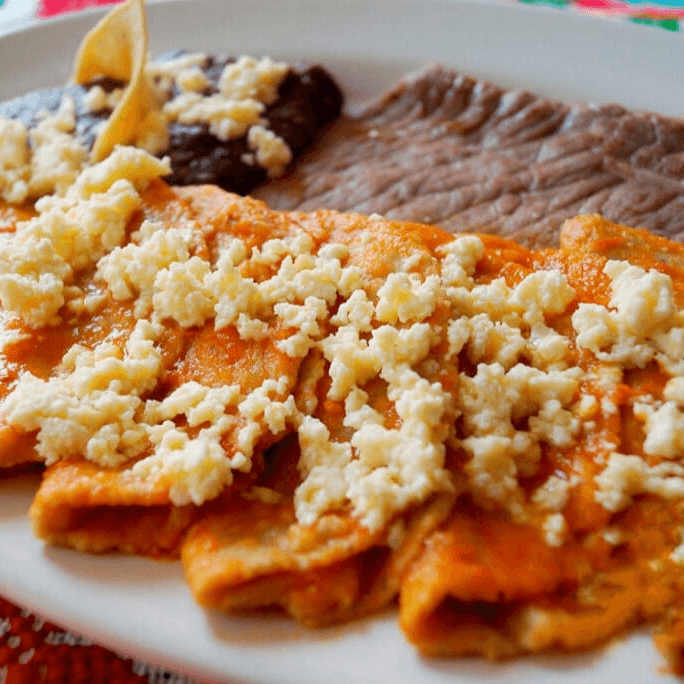 Enchiladas Con Carnes Y Agua de Sabor 1LT