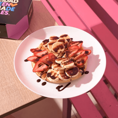 Waffle Fresa Banano + Chocolate Hersheys