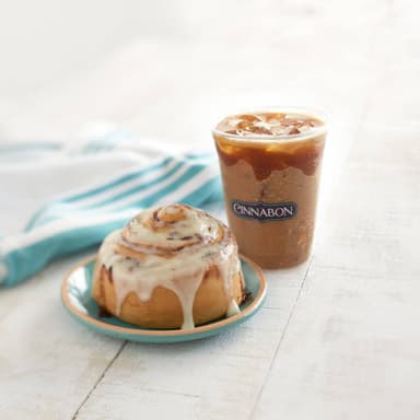 Cinnabon Clásico + Latte 12 Oz