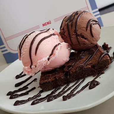 Brownie con Helado