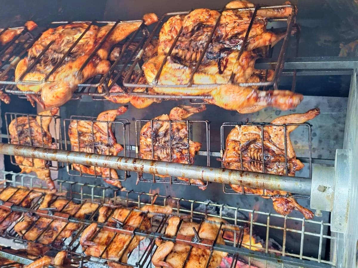 POLLOS MICHOACANOS A LA LEÑA