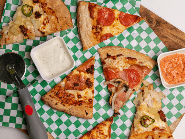 Momo's Pizza, Cafe y Postres