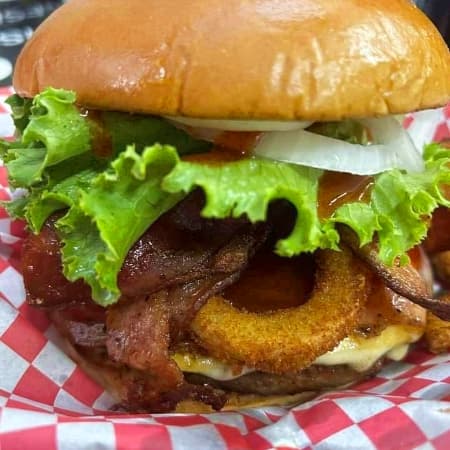 Hamburguesa con Aros DeCebolla