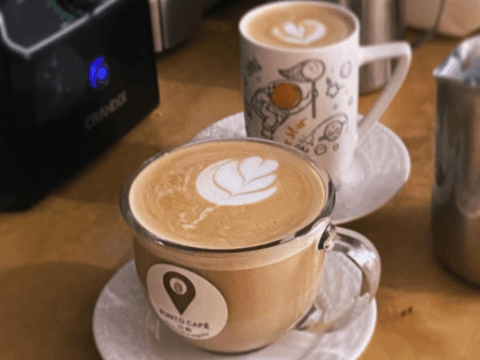 punto cafe con patio