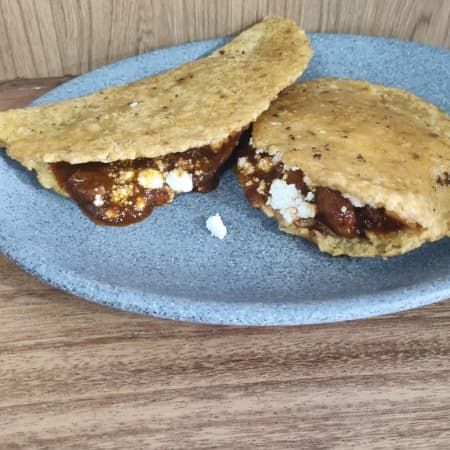 Gordita y Quesadilla de Chile Negro