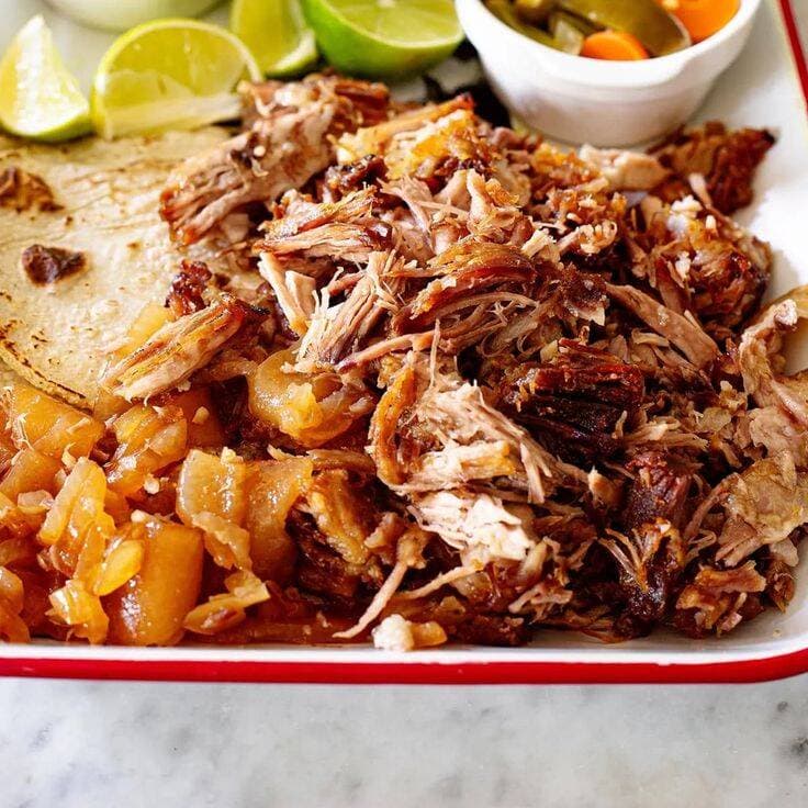 Medio Kilo Carnitas
