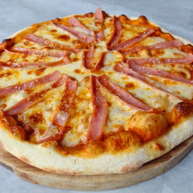 Pizza Jamón y Queso
