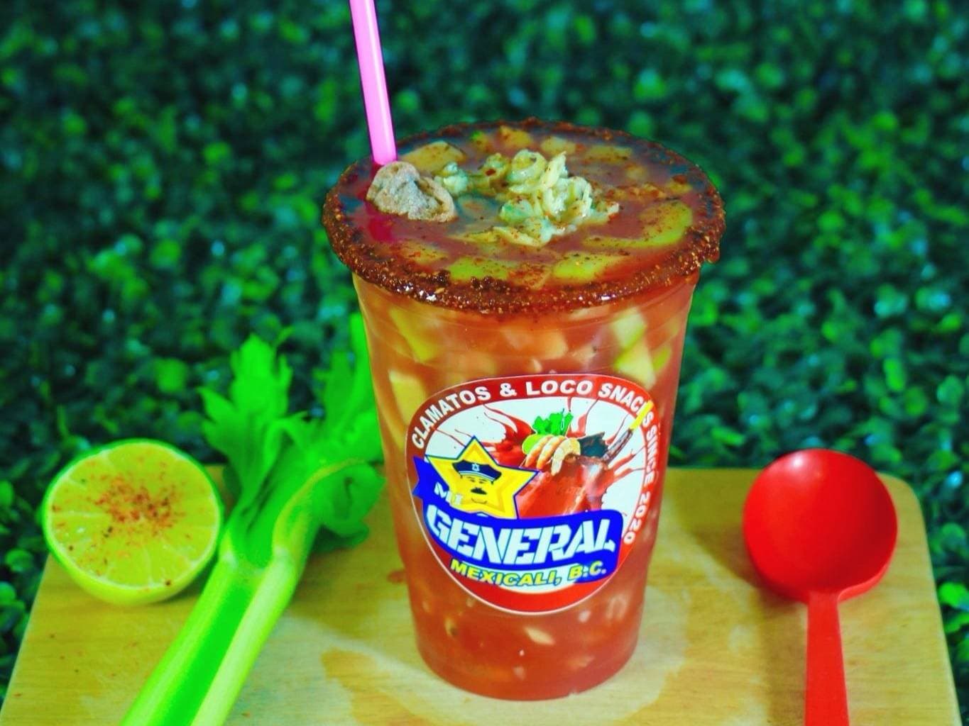 Clamato con Almejitas
