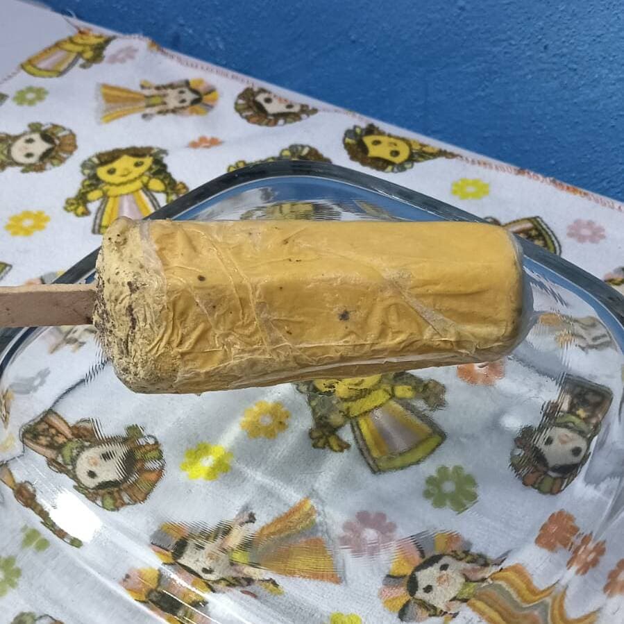 Paleta de Vainilla Con Chispas De Chocolate