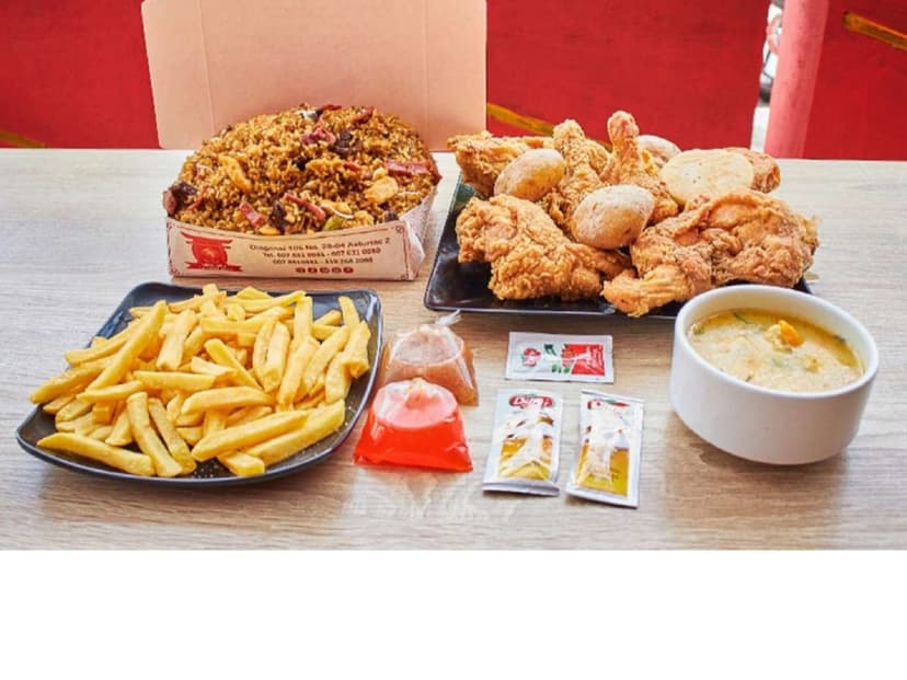 House China (Pollo y Comida Oriental)