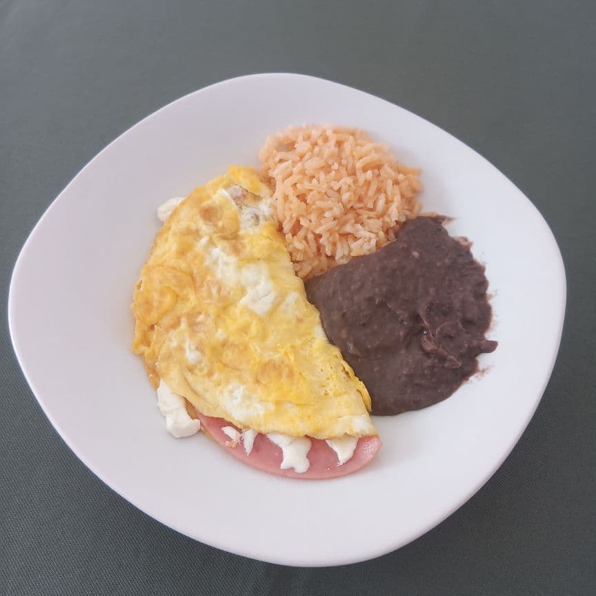 Huevo omelette de jamon