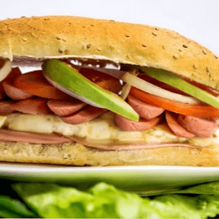 TORTA DE SALCHICHA + LICUADO