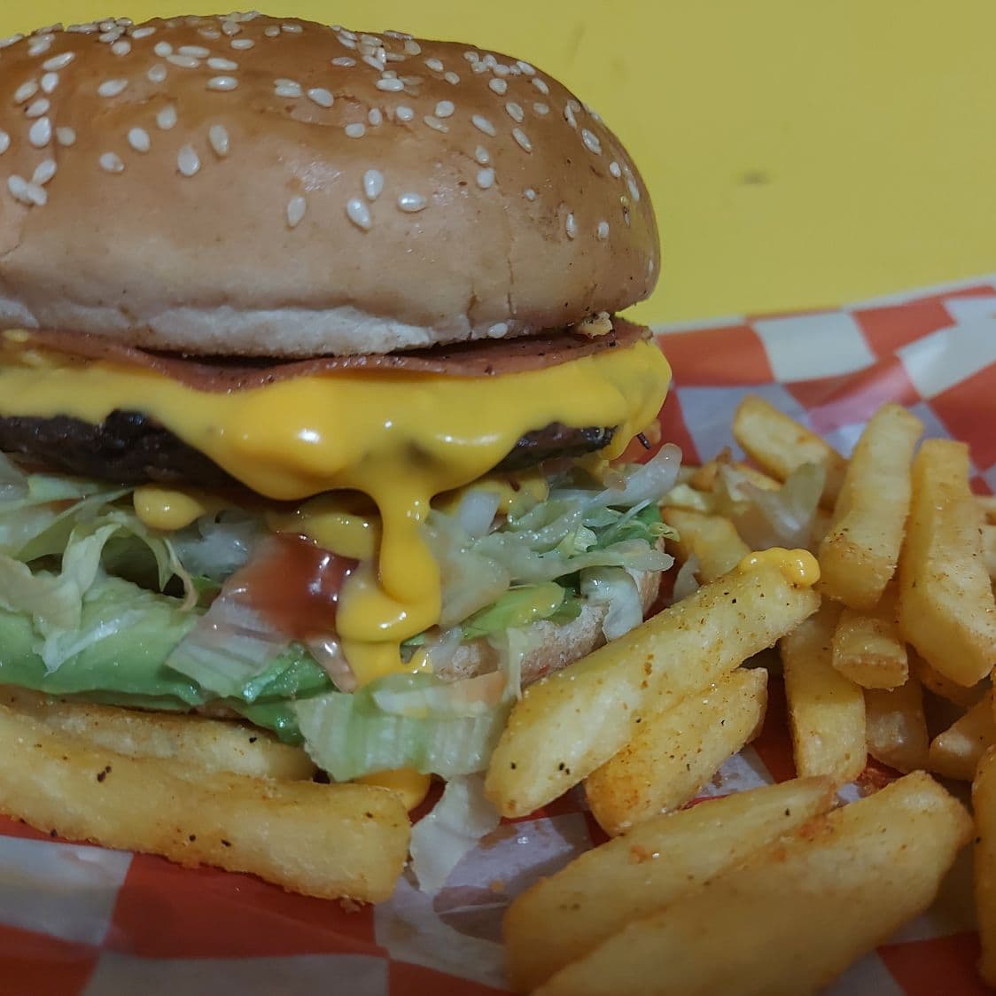 Burger Especial con Papas