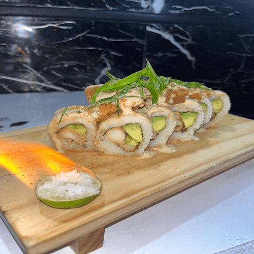 20 Cortes de Makis más 3 Alitas BBQ